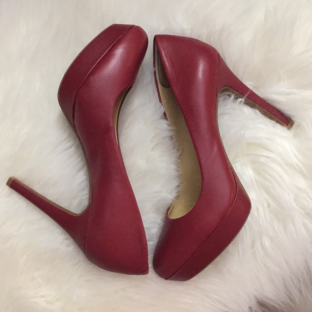 NEW! Red Pumps with box ! Size 9